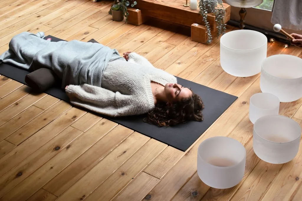 Yin del Equinoccio de Otoño + Baño de Sonido con Cuenco de Cristal | Nectar Yoga