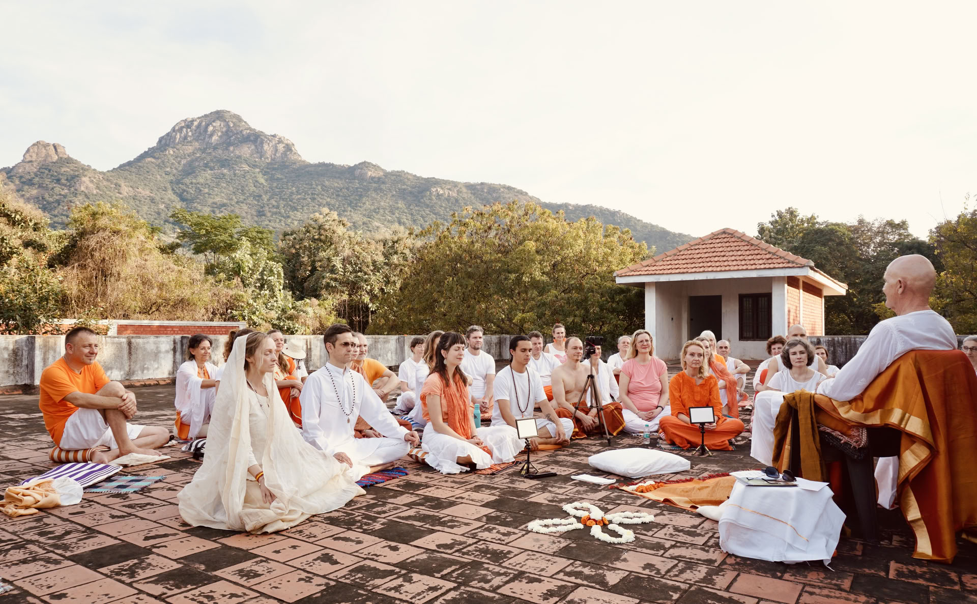 Retiro Ashram de Detox de Meditación Silenciosa de 21 Días en India