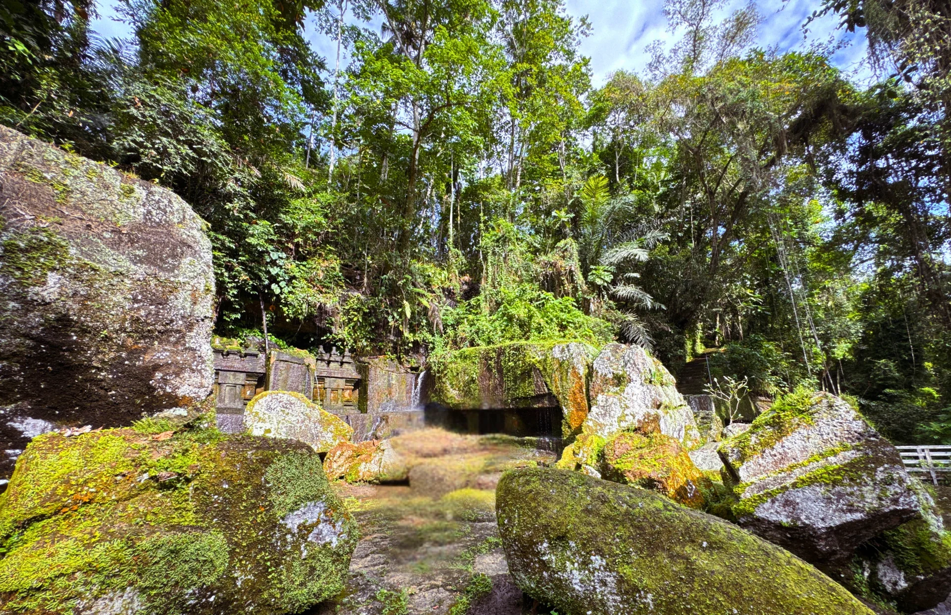 BENDICIÓN DEL AGUA EN LAS RUINAS ANCESTRALES