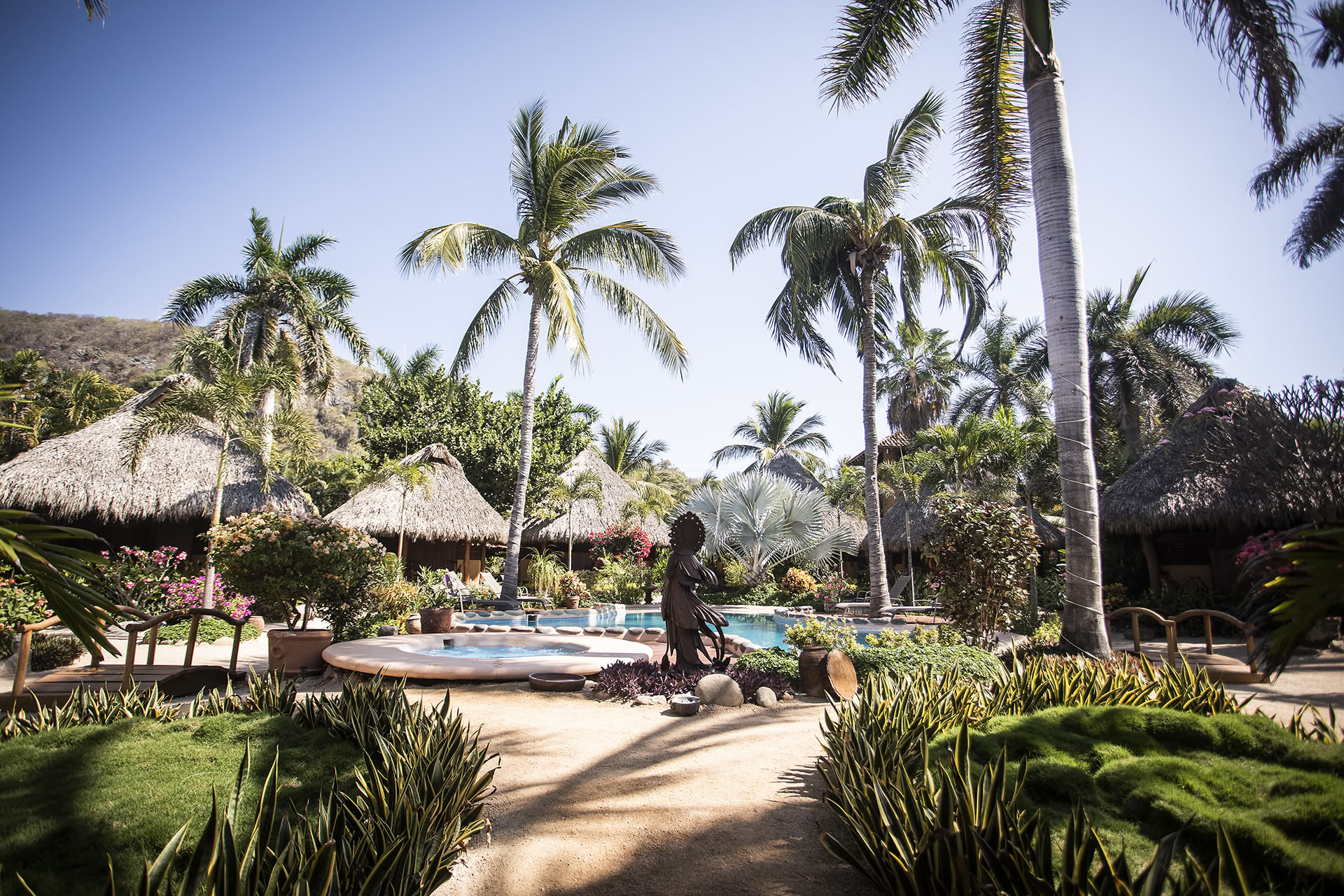 Salt Flow: Un retiro de yoga en la playa en Playa Troncones, México
