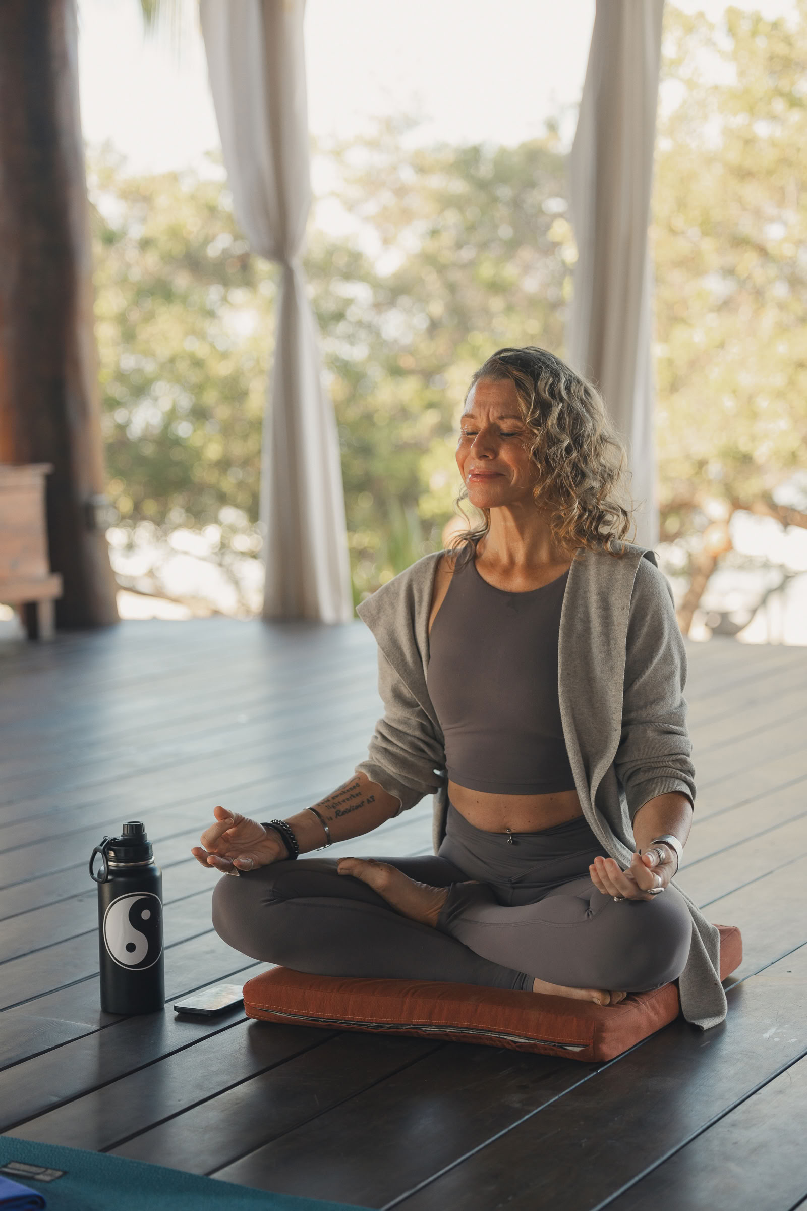 Salt Flow: Un retiro de yoga en la playa en Playa Troncones, México