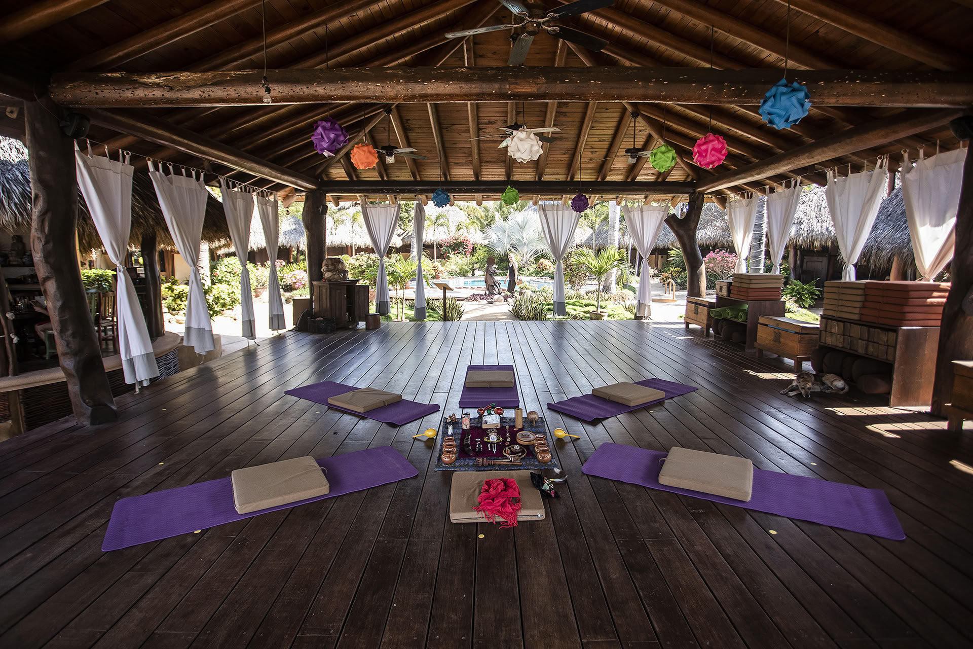 Salt Flow: Un retiro de yoga en la playa en Playa Troncones, México