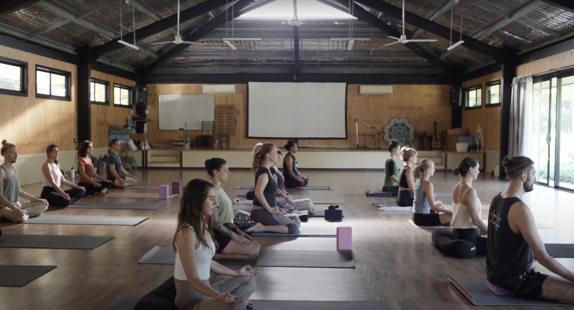 Inmersión de retiro de formación de profesores de yoga de 200 horas