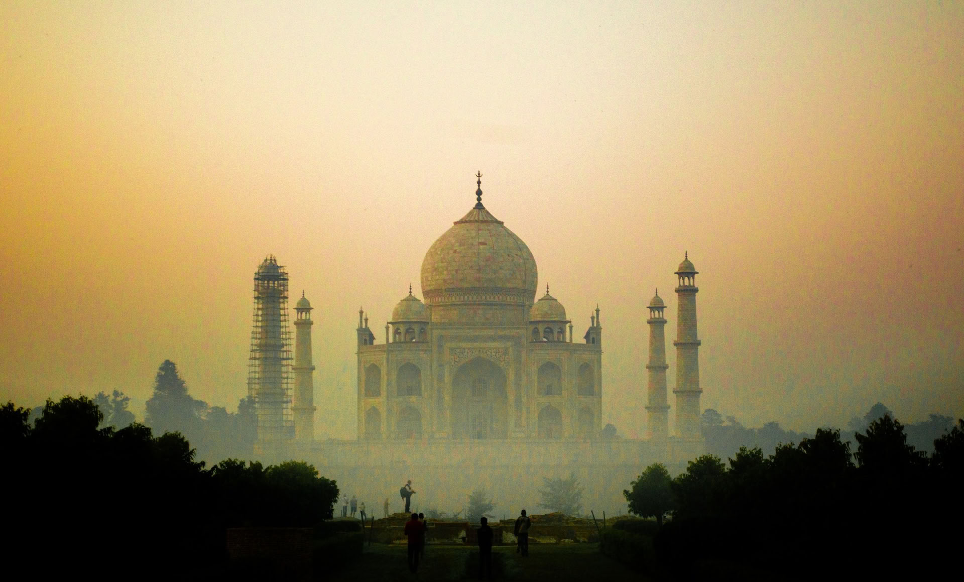 'Spirit of the Himalayas' Tour + Festival Holi en India