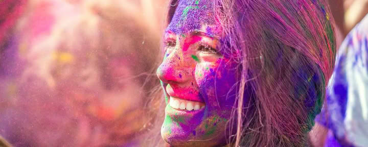 'Spirit of the Himalayas' Tour + Festival Holi en India