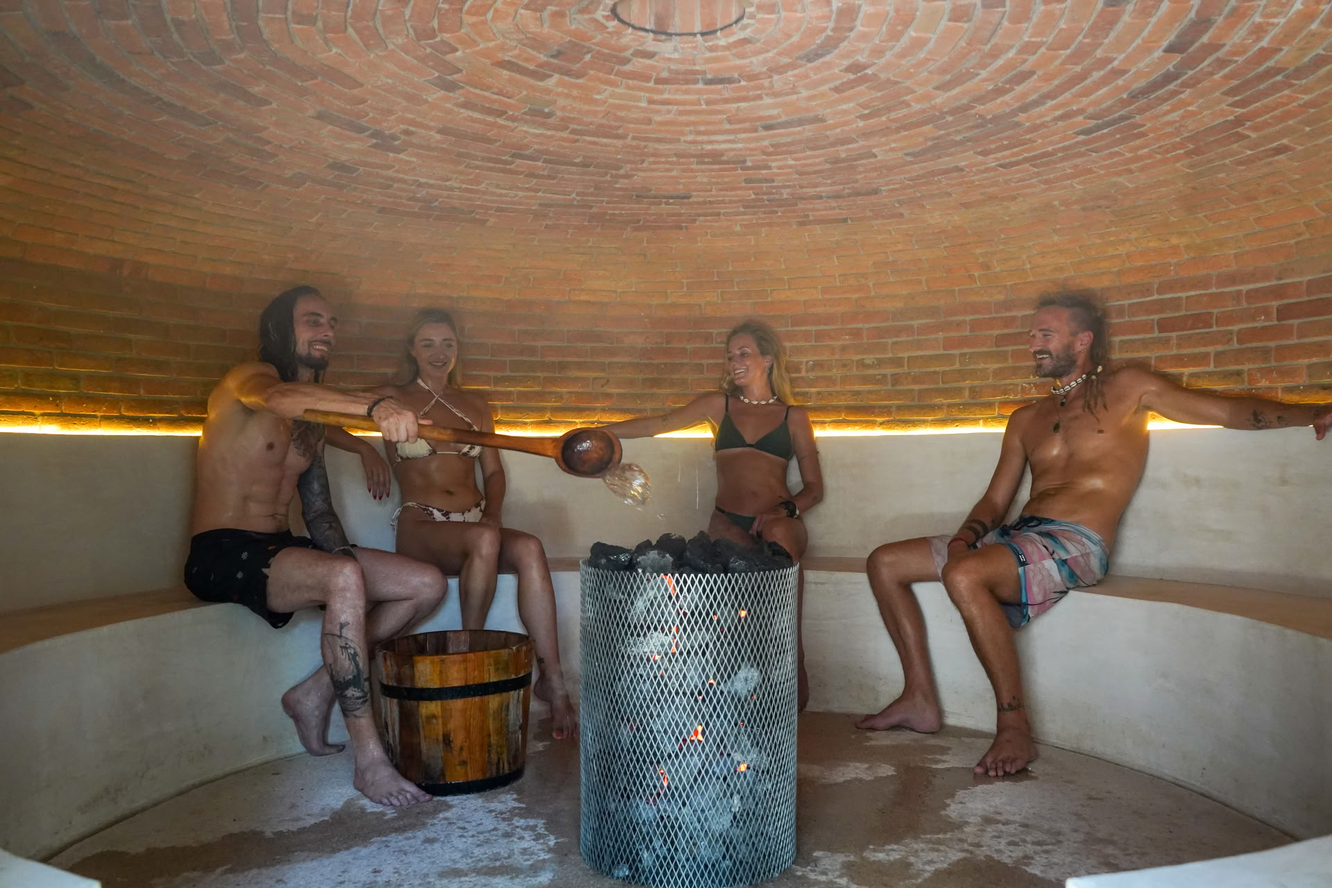 Sauna + inmersión en frío + gimnasio en la selva