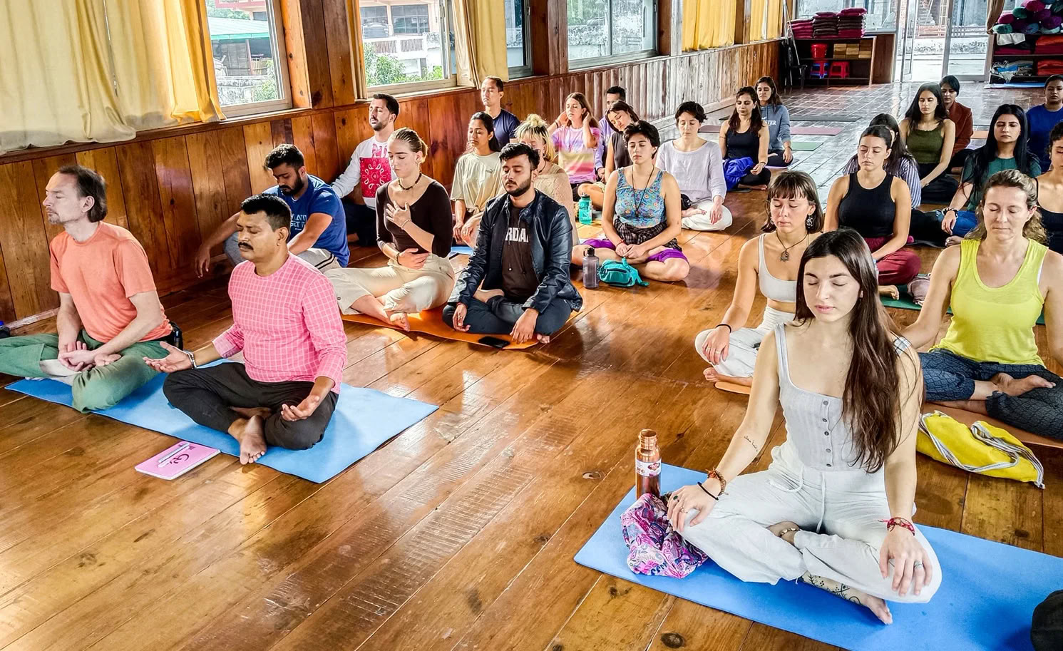 200 Hour Yoga Teacher Training en Rishikesh India – enero de 2026