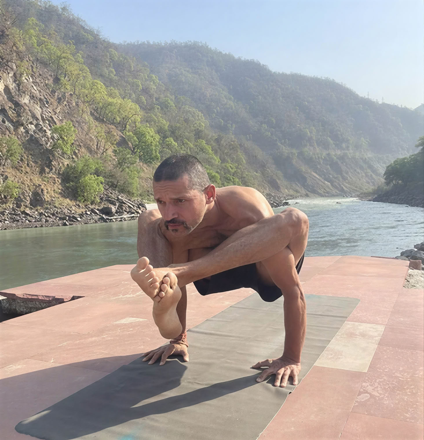 Curso de formación de profesores de yoga de 200 horas en Rishikesh – del 05 de julio al 30 de julio de 2026