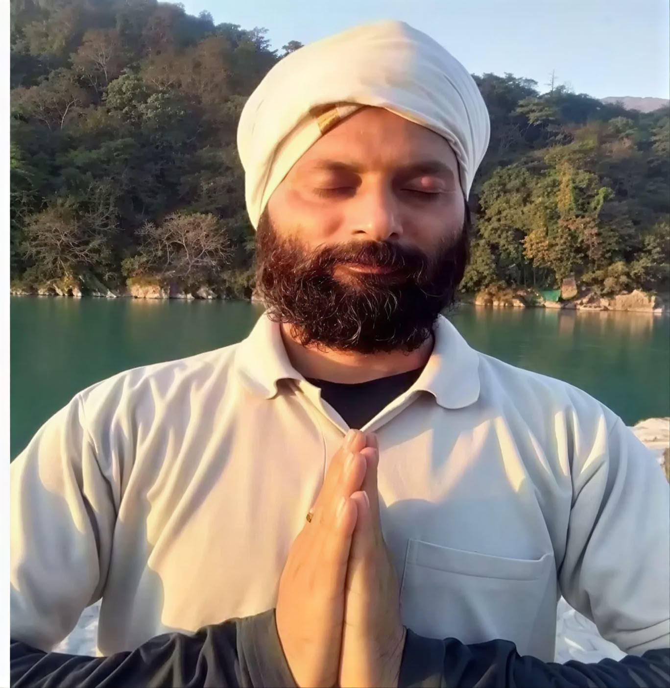 Curso de formación de profesores de yoga de 200 horas en Rishikesh – del 04 de oct al 29 de oct de 2026