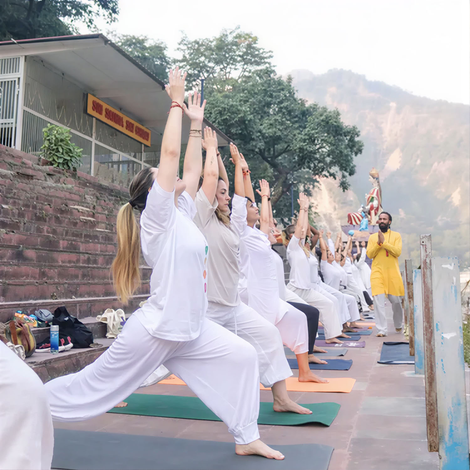 Curso de formación de profesores de yoga de 200 horas en Rishikesh – del 04 de oct al 29 de oct de 2026