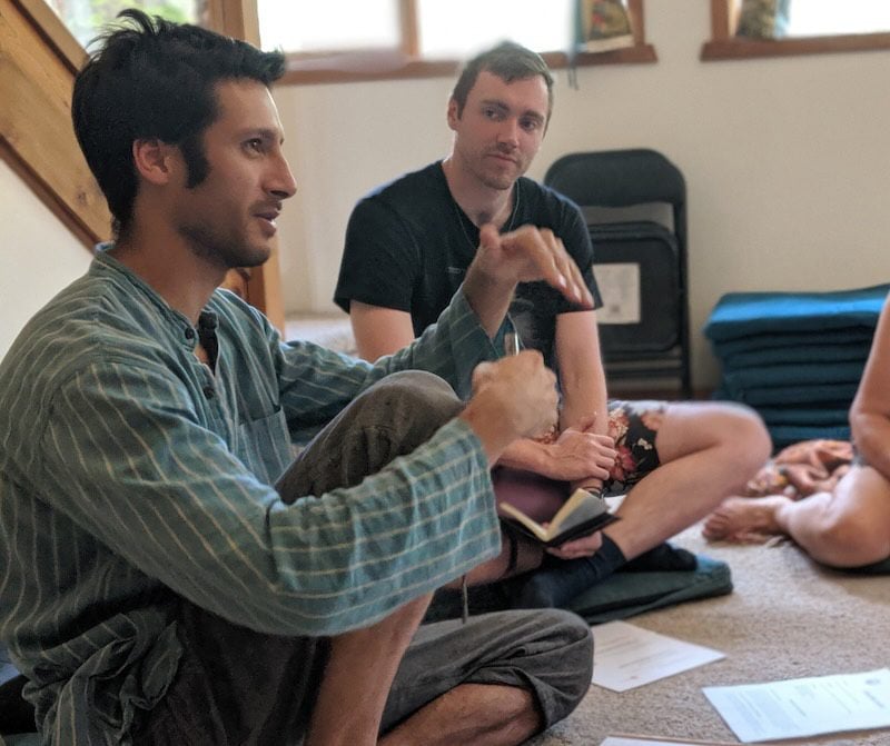 Programa Intensivo de Karma Yoga de Tres Meses – Convocatoria Principal