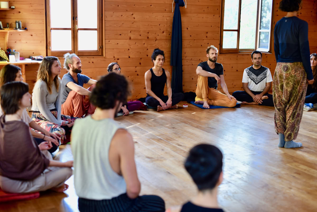 Formación de Profesores de Yoga en Francia – 5 de junio – 26 de junio de 2027
