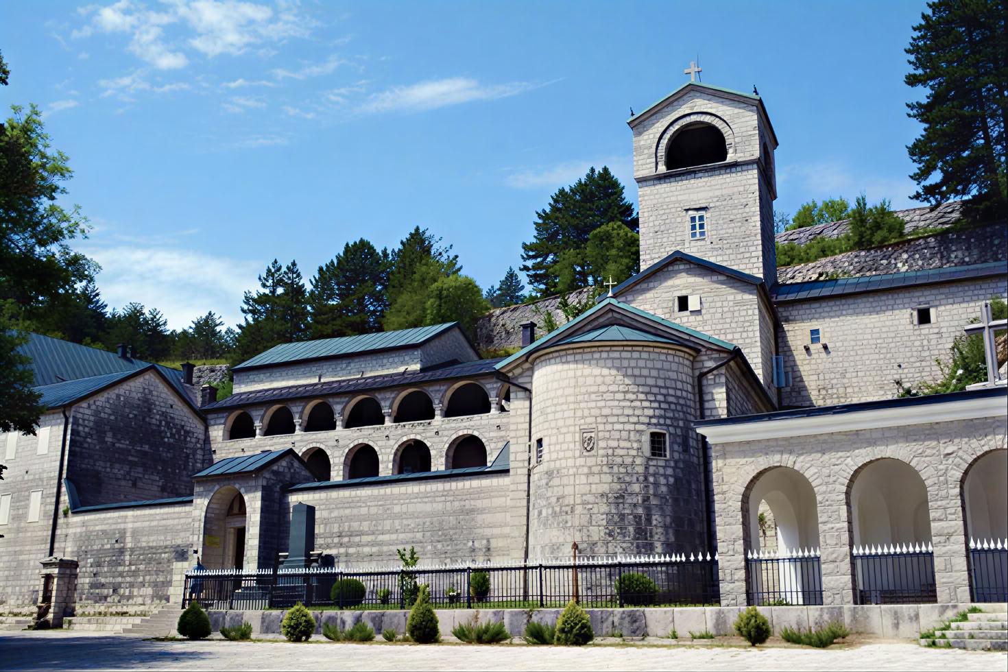 Tour Privado del Monasterio de Montenegro