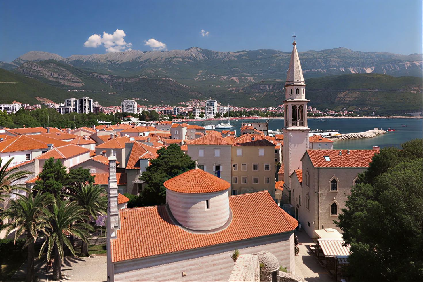 Tour Privado del Monasterio de Montenegro