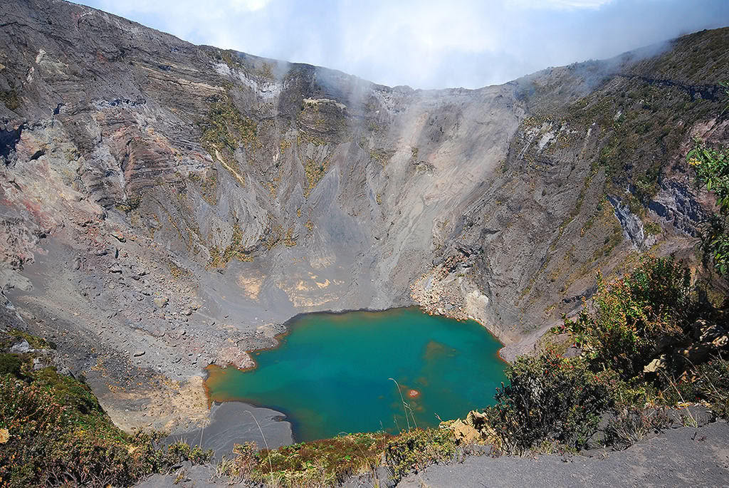 Volcán Irazú y Aguas Termales Hacienda Orosi