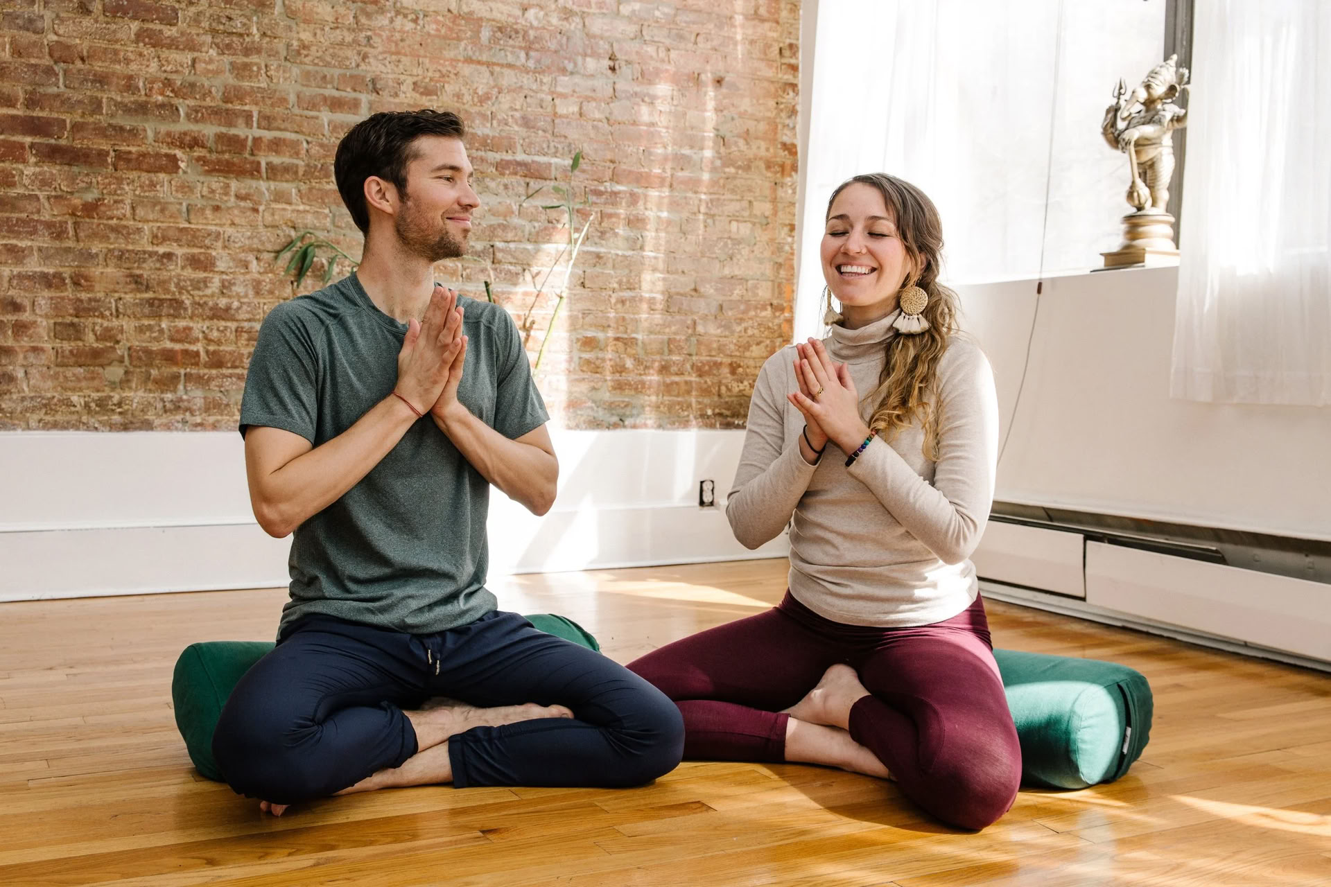 200 hr formación de profesores de yoga (programa de 8 meses)
