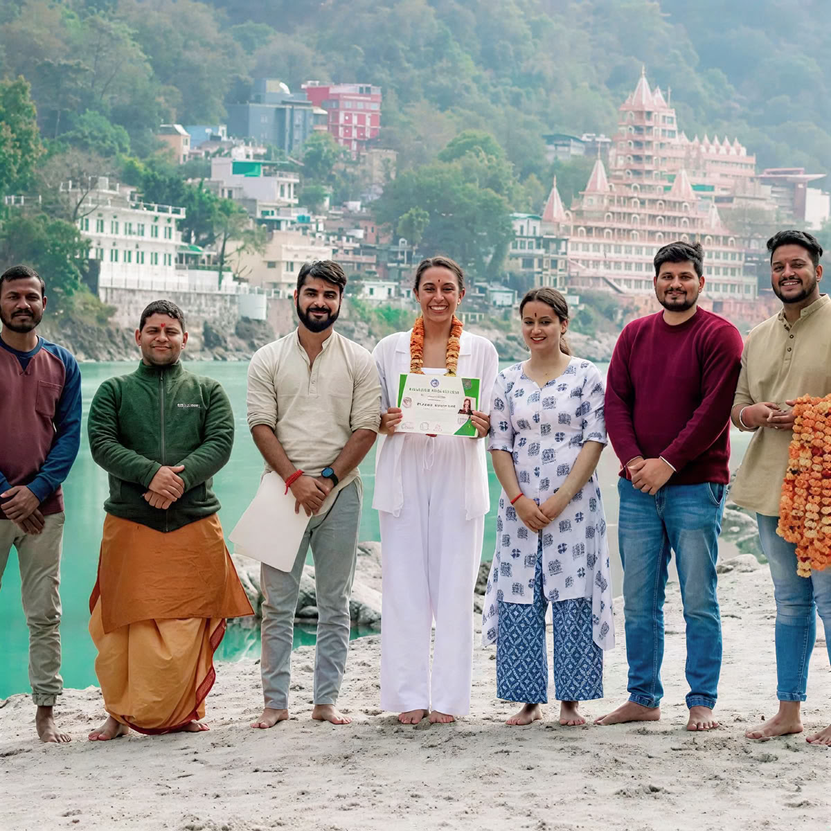 Entrenamiento de Profesores de Yoga de 300 Horas Rishikesh – 01 Ene – 27 Ene 2027