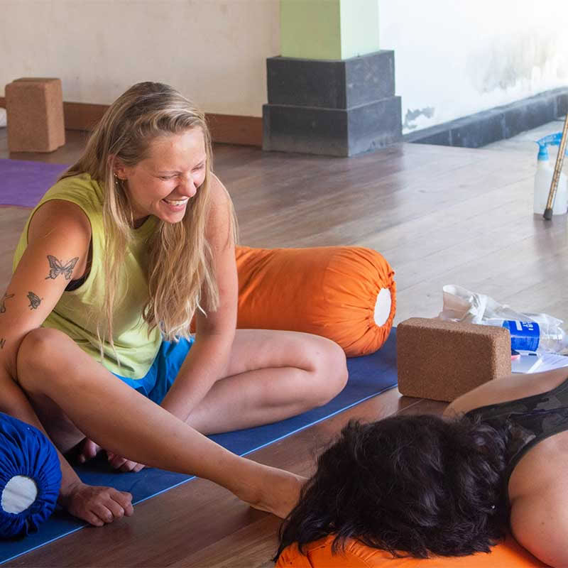 100hr Formación de Profesores de Yin Yoga en Bali
