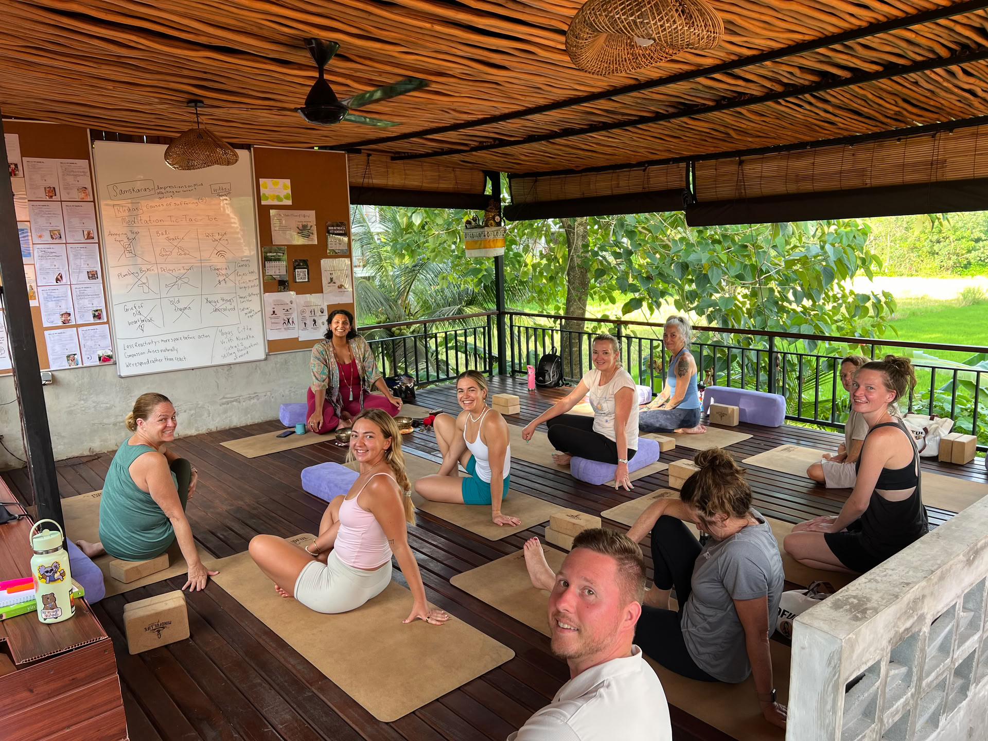 Formación de Profesores de 200 horas de 21 días en Bali