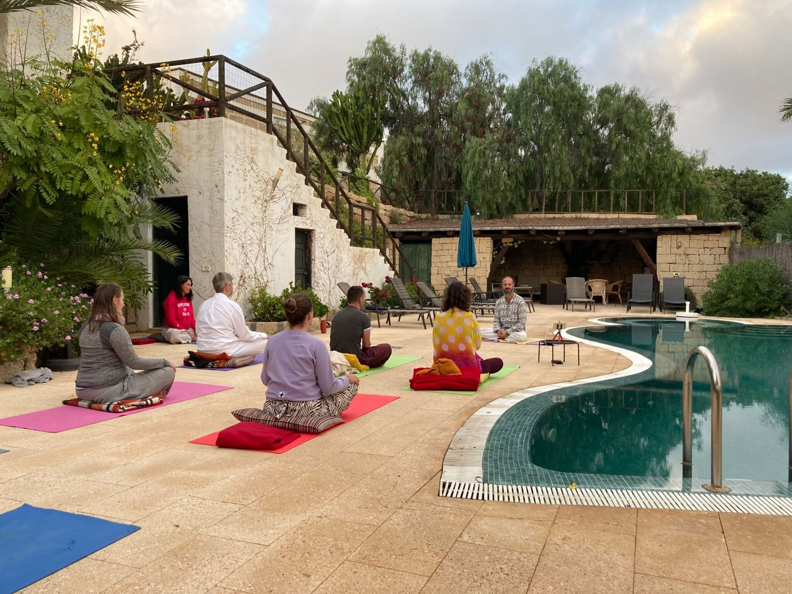 8 Días de Yoga y Mindfulness para Conectar con tu Verdad Interior (Encanto del Pueblo)