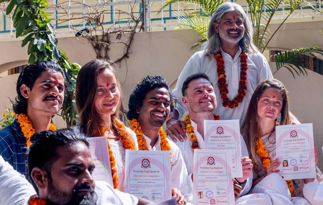 Curso de formación de profesores de yoga Bhakti de 300 horas en Rishikesh, India