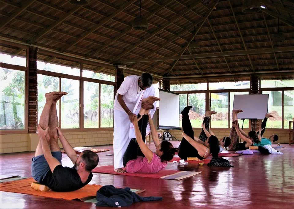 100 Horas Retiro de Formación de Yoga para Niños en Rishikesh – 10 Días