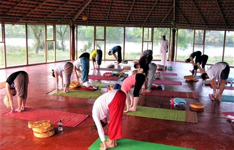 100 Horas Retiro de Formación de Yoga para Niños en Rishikesh – 10 Días
