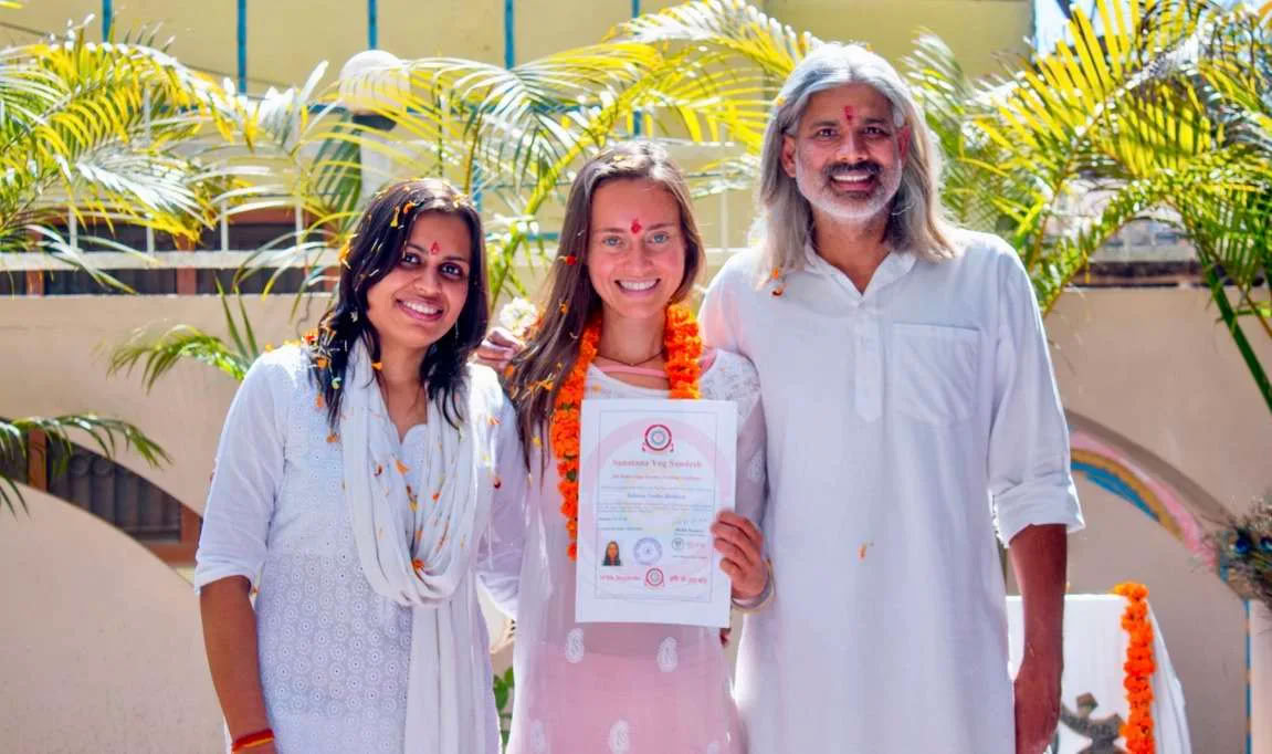 Curso de formación de profesores de Hatha Yoga de 300 horas en Rishikesh, India – 01 Sep – 19 Oct