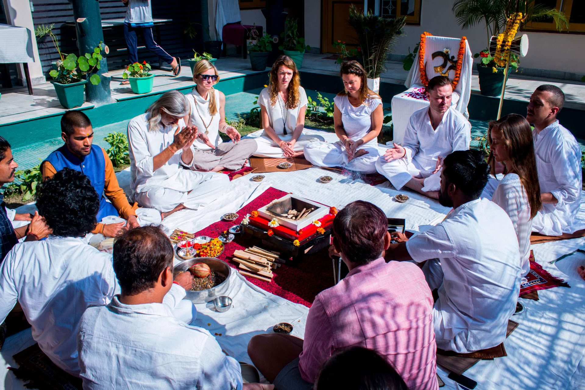 Curso de formación de profesores de Hatha Yoga de 300 horas en Rishikesh, India – 01 Sep – 19 Oct