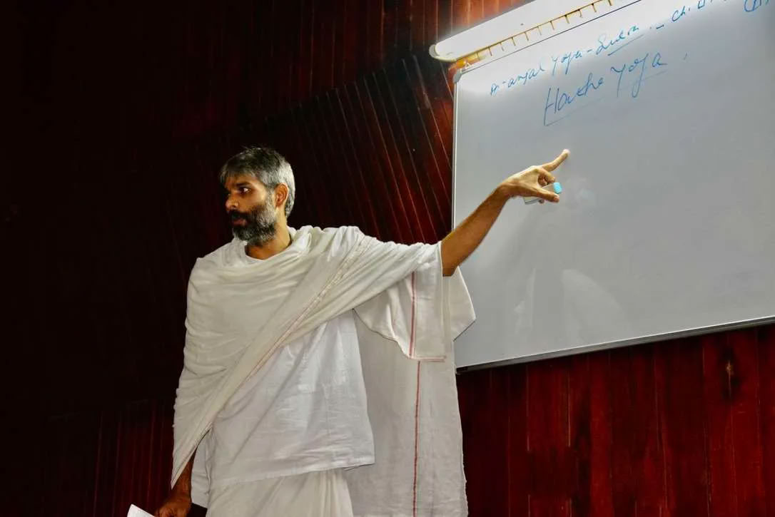 Curso de formación de profesores de Hatha Yoga de 300 horas en Rishikesh, India – 01 Nov – 19 Dic