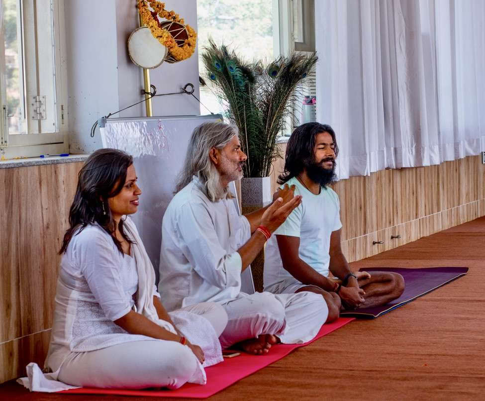 Curso de formación de profesores de Hatha Yoga de 300 horas en Rishikesh, India – 01 Nov – 19 Dic