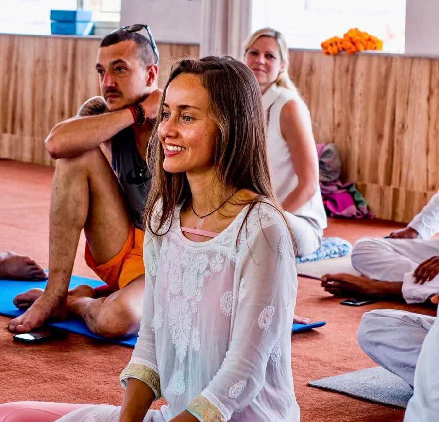 Curso de formación de profesores de Hatha Yoga de 300 horas en Rishikesh, India – 01 Nov – 19 Dic