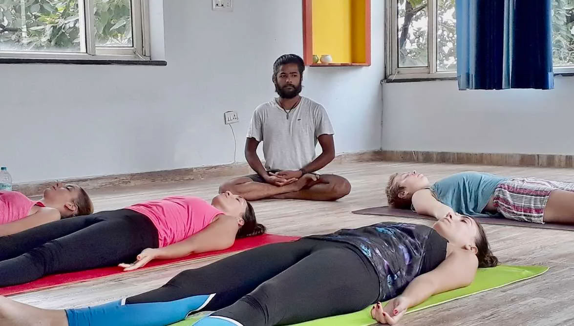 Retiro de formación en terapia de yoga en Rishikesh, India