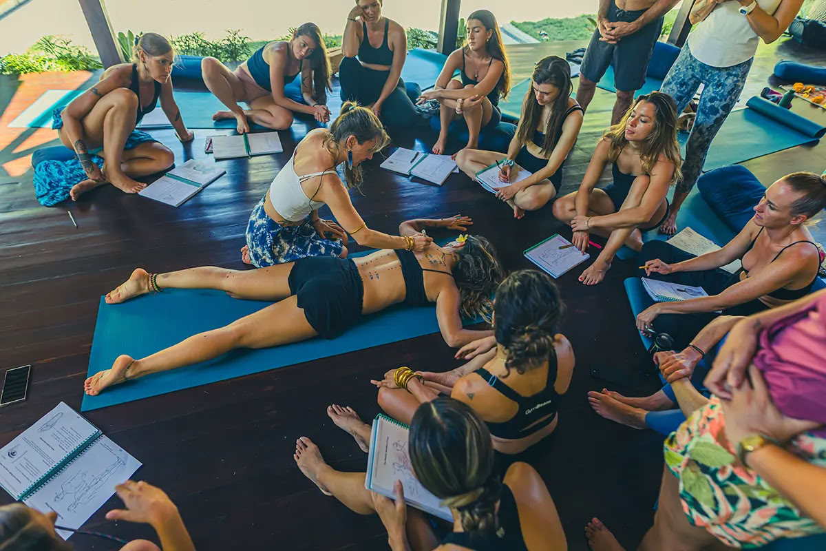 Vaidika Dharma: Formación de Profesores de Yoga SPIRIT de 100 Horas