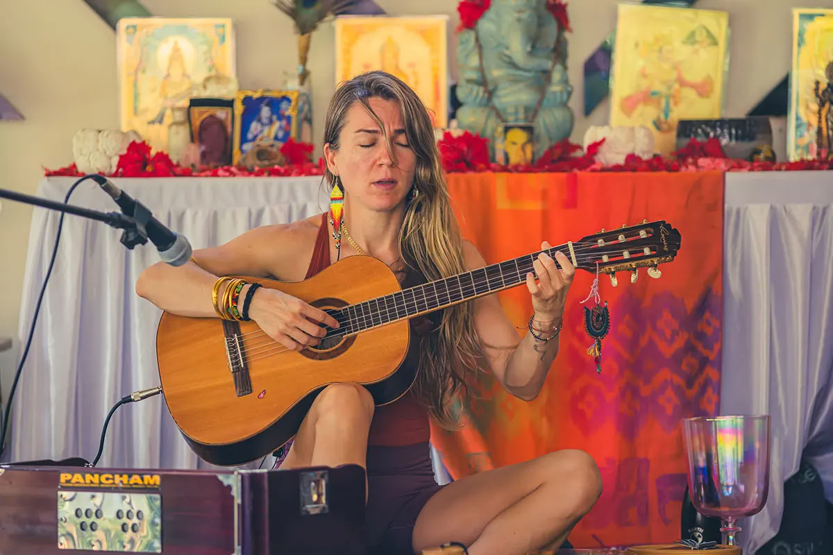 Vaidika Dharma: Formación de Profesores de Yoga SPIRIT de 100 Horas