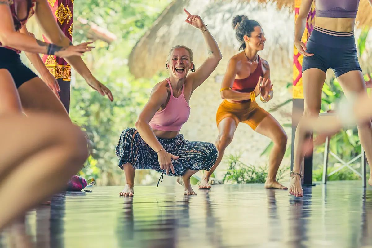 Vaidika Dharma: Formación de Profesores de Yoga SPIRIT de 100 Horas