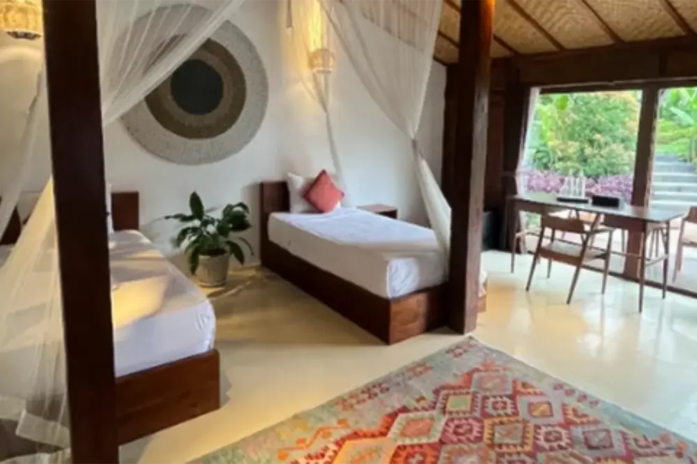 Lucidflow 100h de 300h ytt - Formación de Profesores de Yoga en Bali