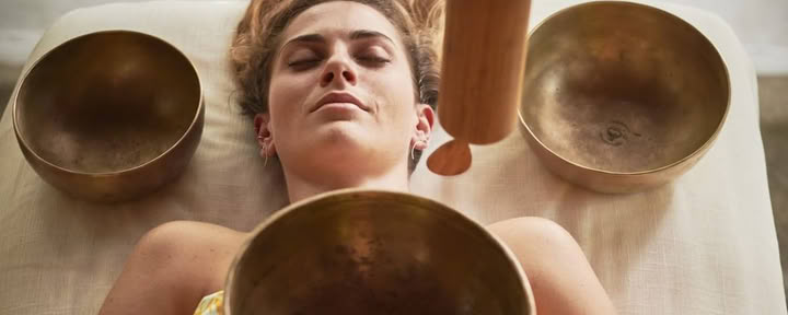Sound Journey con Gongs y Cuencos de Cristal en la Cúpula