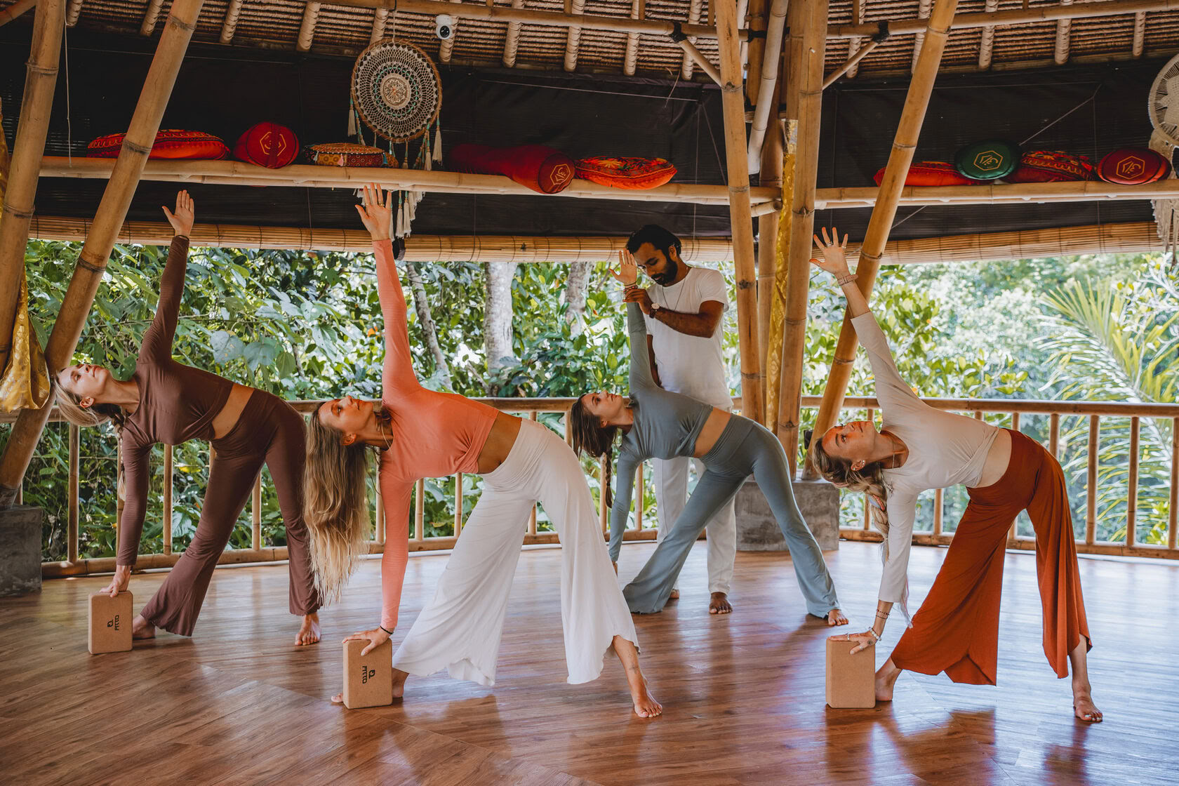 200hrs Formación de Profesores de Yoga en Bali, Amertham
