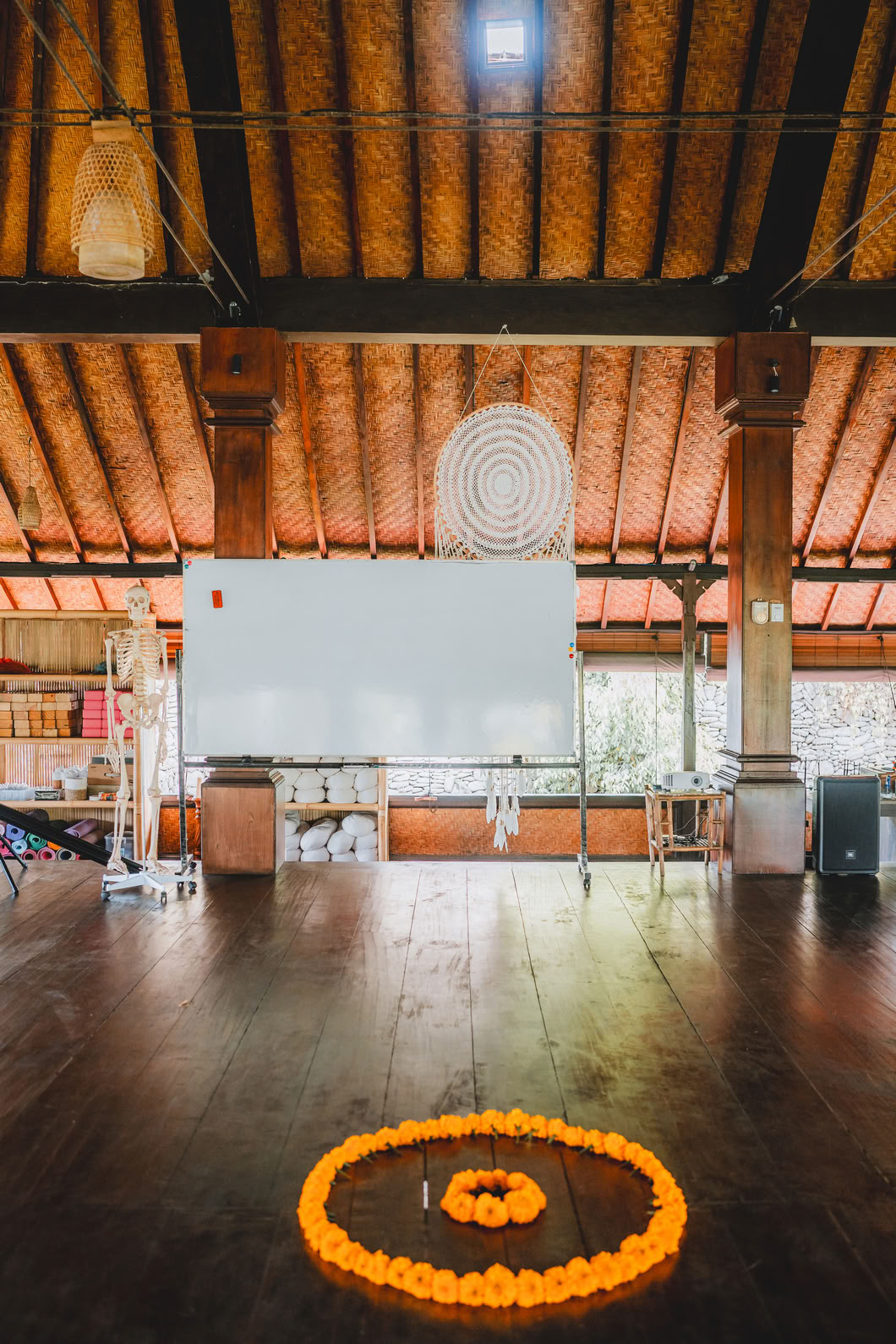 Formación híbrida de profesores de yoga de 200 horas/300 horas – 26 sep - 5 oct