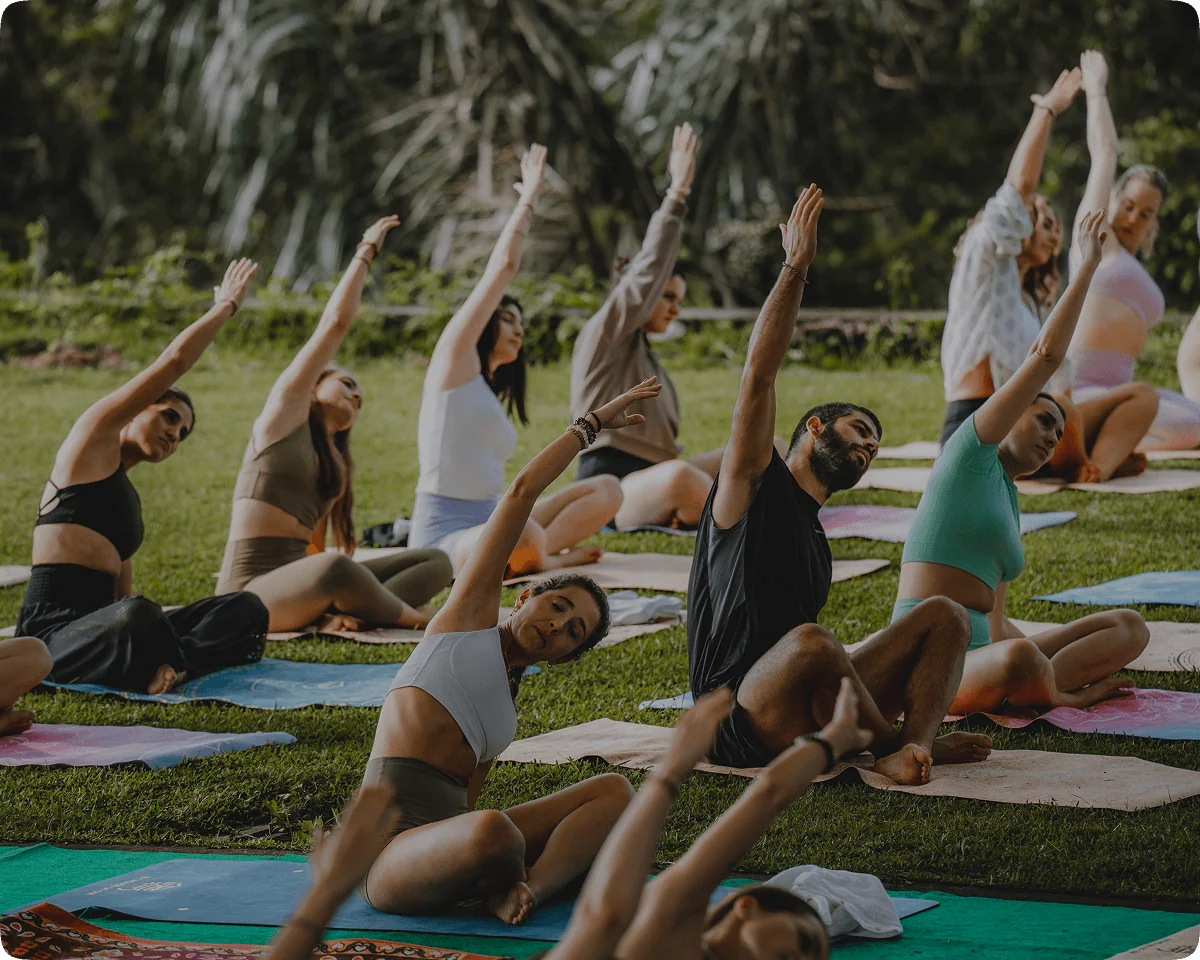 Formación de profesores de yoga híbrida de 200 horas/300 horas – 27 nov - 6 dic