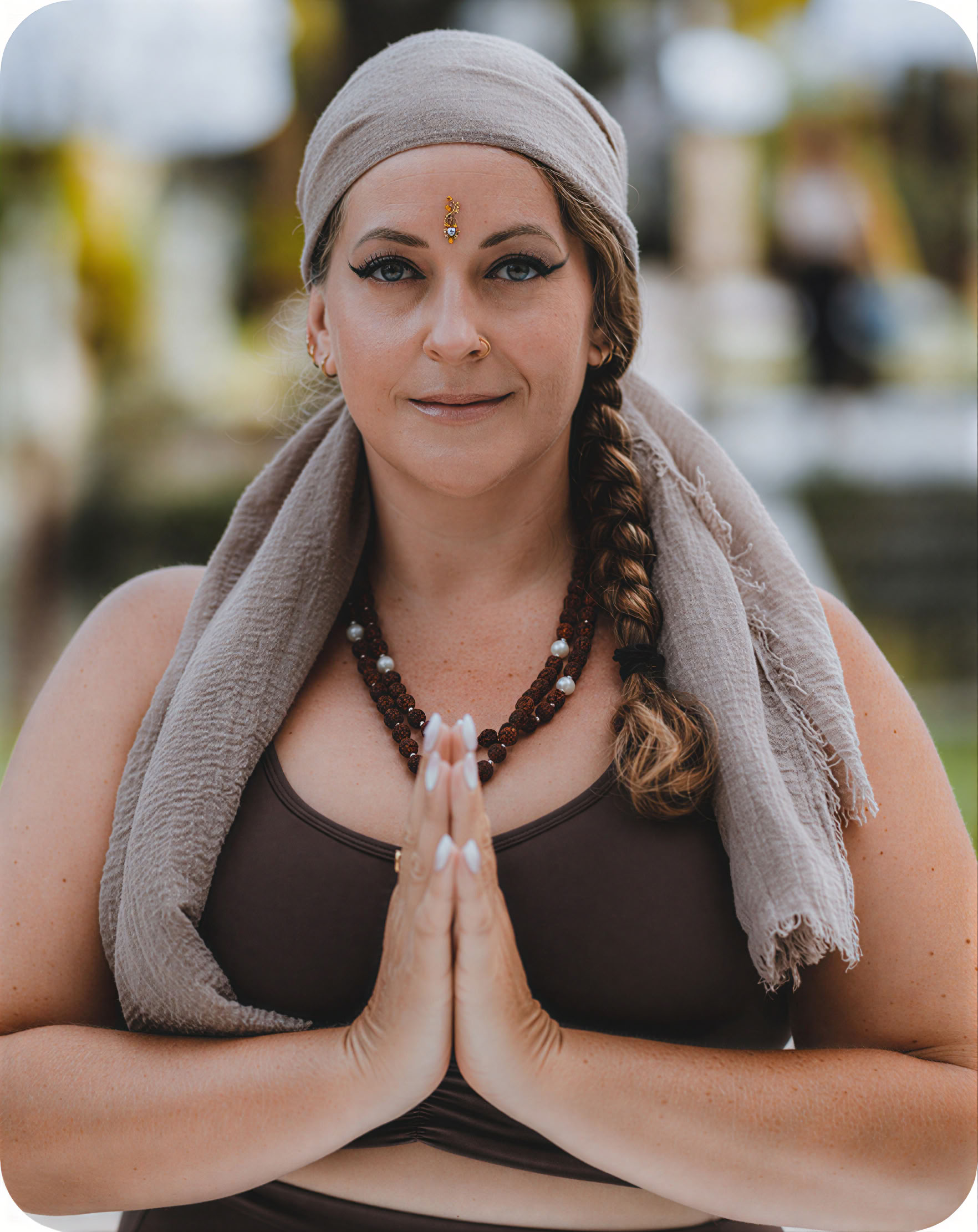 Formación híbrida de profesores de yoga de 200 horas / 300 horas – 9 de julio – 18 de julio de 2026
