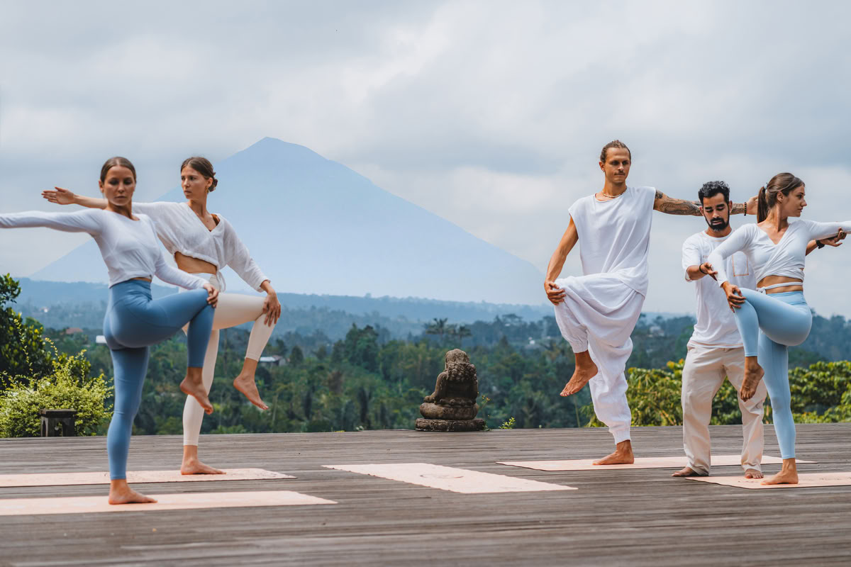 Formación de Profesores de Yoga de 300 horas – 26 de oct. – 21 de nov. de 2026