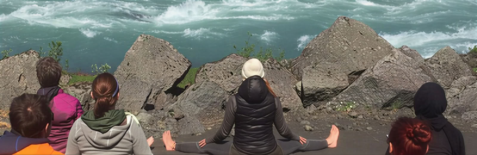 Yoga & Senderismo Northern Lights Journey Iceland