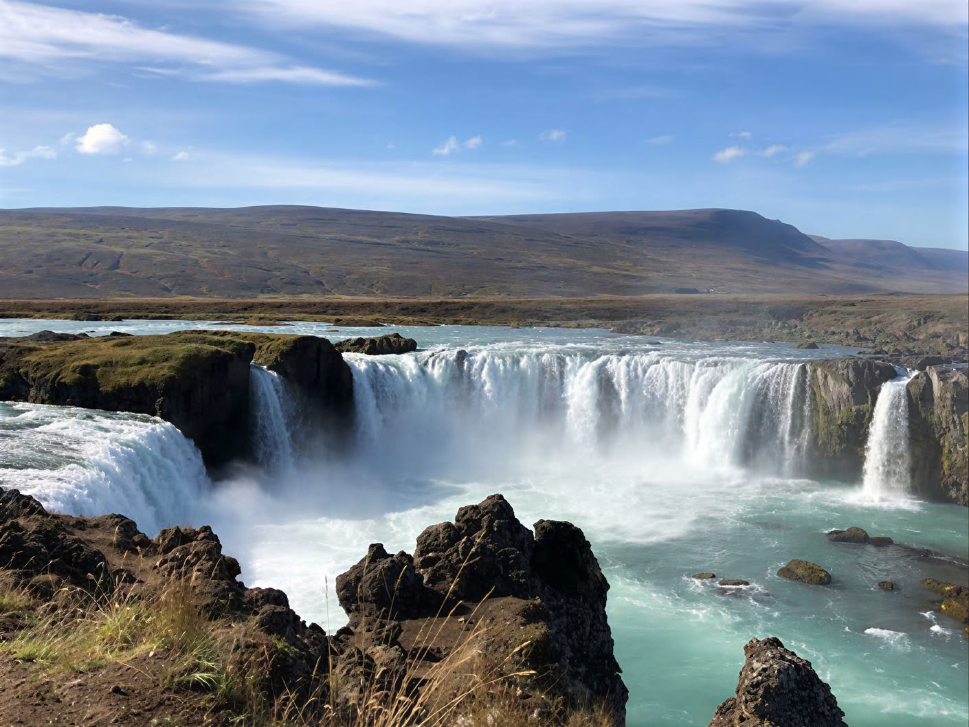 Yoga & Hiking Midnightsun Retiro en Islandia – Fechas 2025