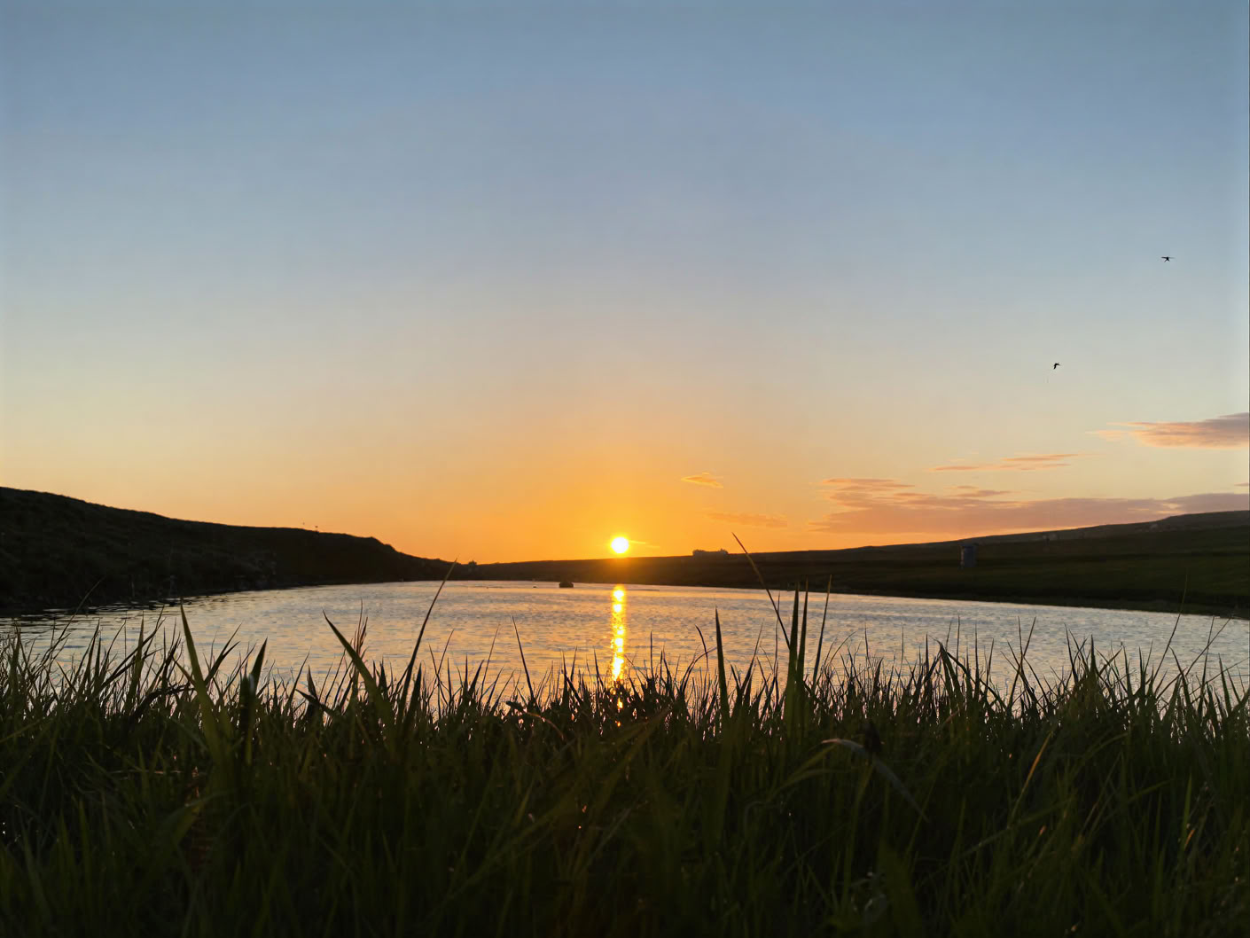 Yoga & Hike Retiro del Sol de Medianoche en Islandia – Fechas 2026