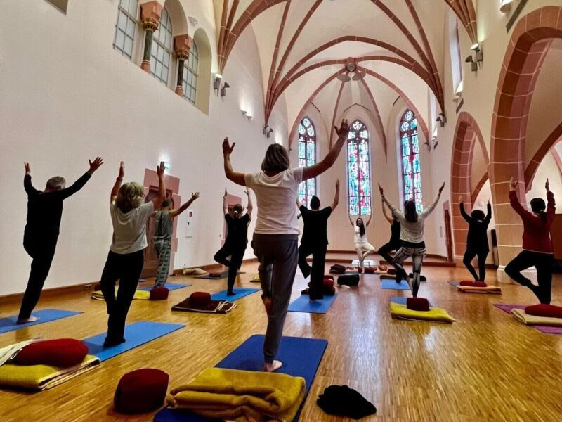 Curso de ayuno con senderismo y yoga