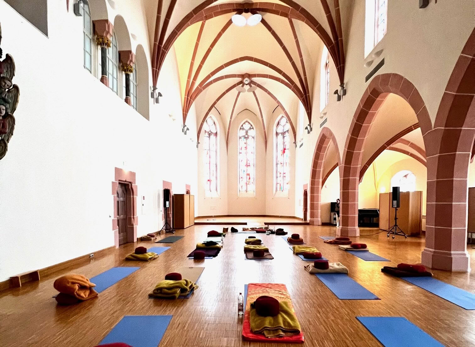 Curso de ayuno con senderismo y yoga