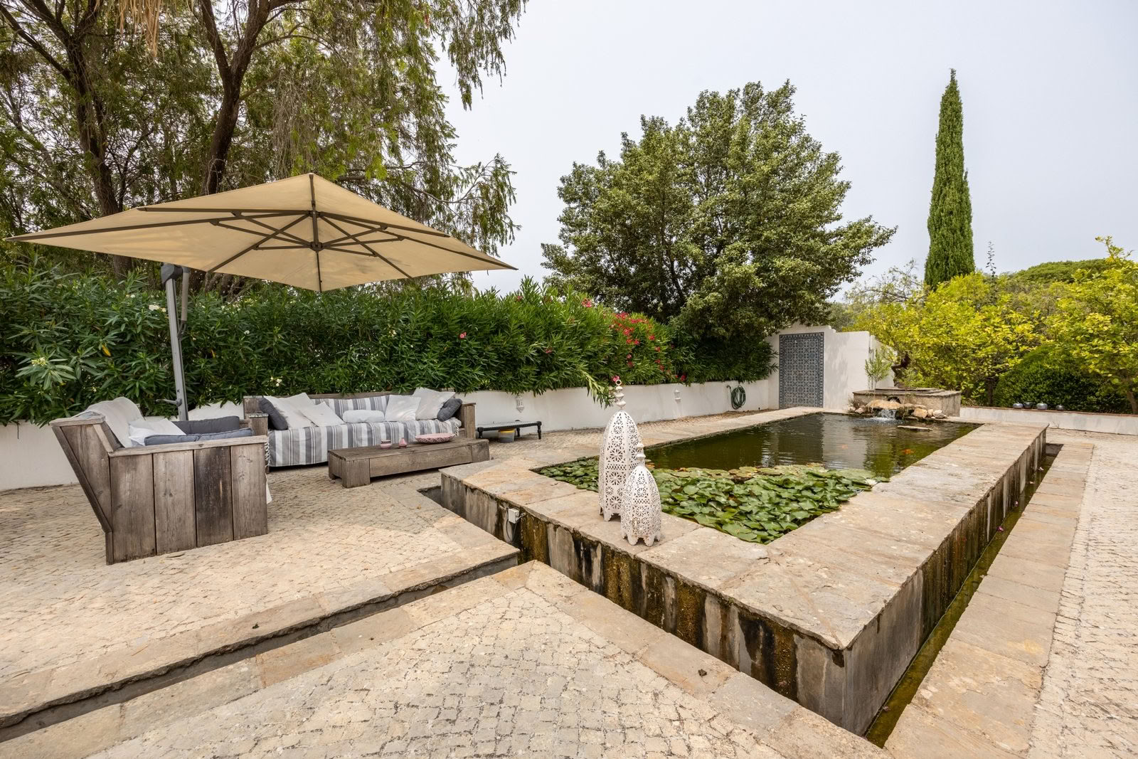 Doble Ceremonia, Retiro de 6 días