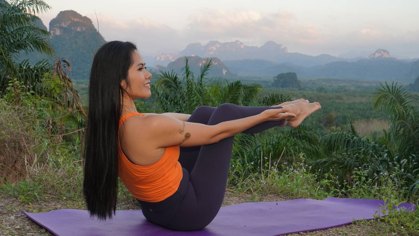 Clase grupal: Yoga al atardecer + baño de sonido con cuencos tibetanos